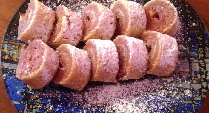 Быстрый бисквитный рулет к чаю