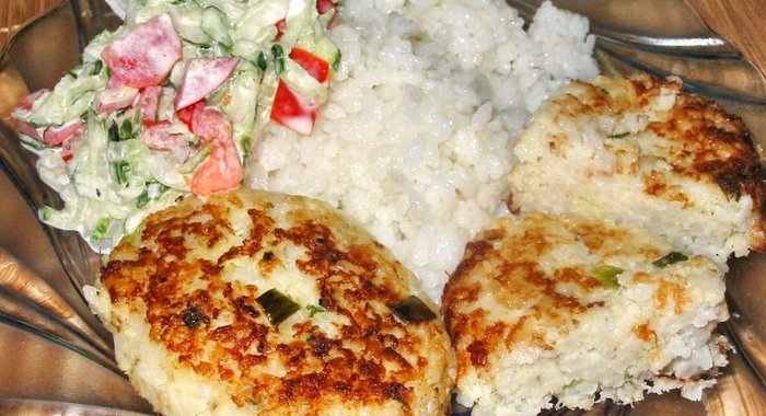 Рыбные котлеты с рисом
