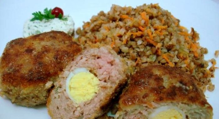 Котлеты с перепелиными яйцами