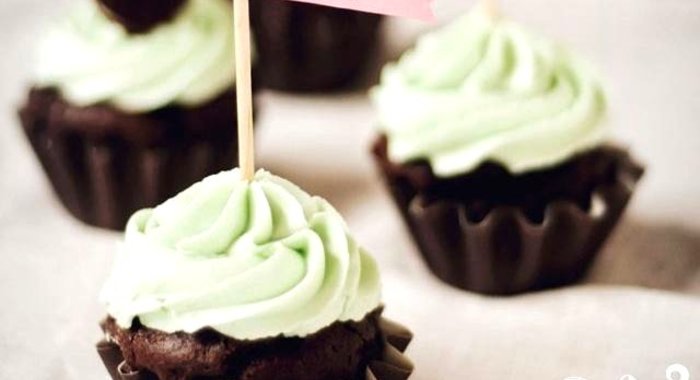 Шоколадные капкейки с мятным кремом