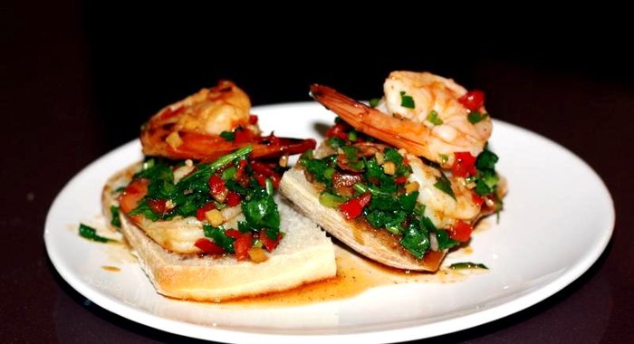 Острые бутерброды с креветками