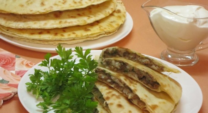 Гёзлеме - турецкие лепёшки с мясом