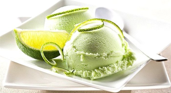 Мороженое из авокадо и лимона