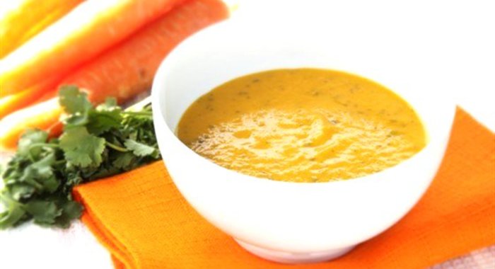 Морковный суп-пюре со специями и красной чечевицей