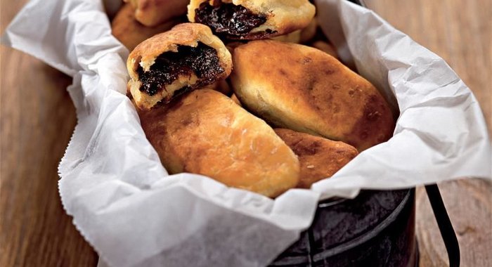 Картофельные пирожки с черносливом