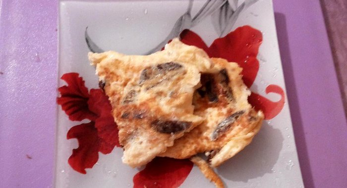 Омлет с домашней колбасой