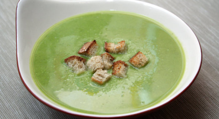 Суп-пюре из зеленого горошка