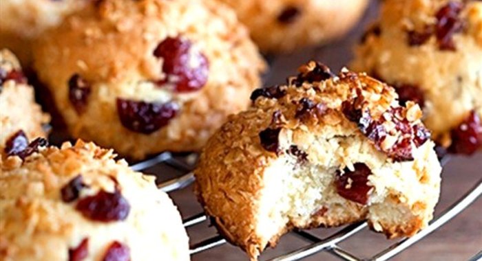 Низкокалорийное овсяное печенье с вишней и цедрой