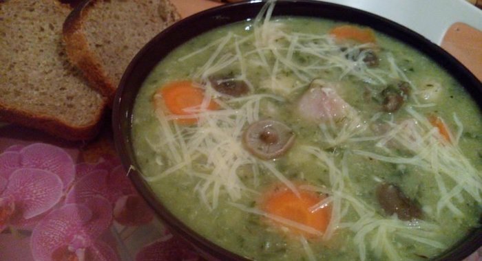 Суп-пюре из цветной капусты с пангасиусом и опятами