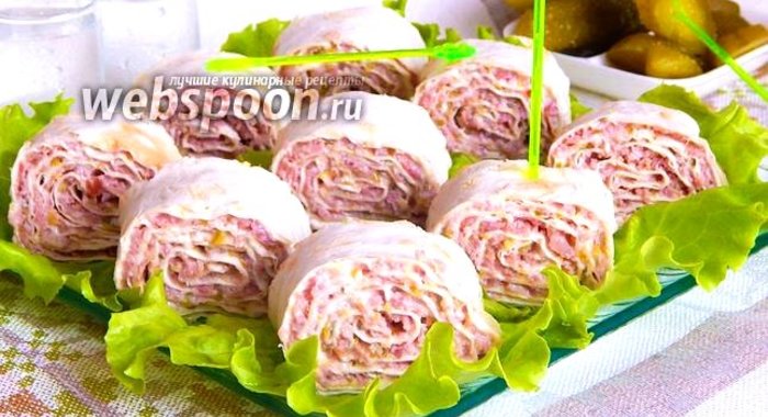 Рулетики из лаваша с ветчиной, огурчиками и плавленым сыром