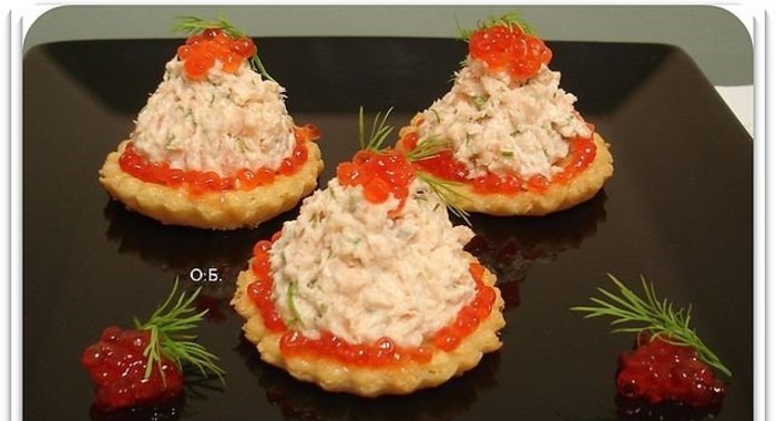 Ложное пирожное в сырных корзинках