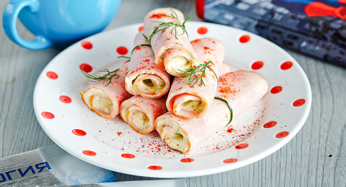 Рулетики из ветчины с творогом