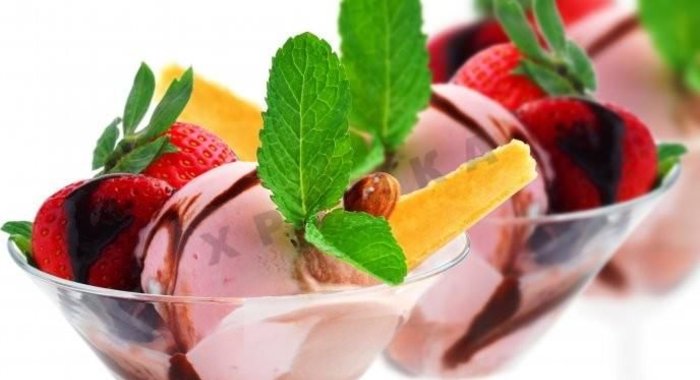 Мороженое Клубника в шоколаде