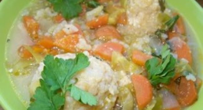 Густой овощной суп с рисовыми фрикадельками