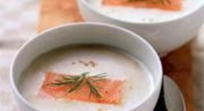Быстрый суп-пюре из копченой форели