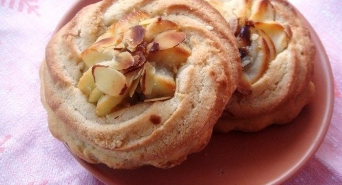 Песочные пирожные с яблочным повидлом