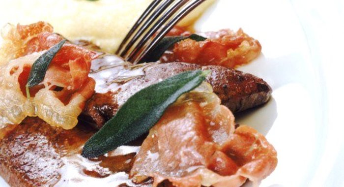 Пивные оладьи с беконом и сыром