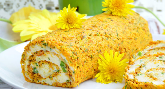 Морковный рулет с сырной начинкой