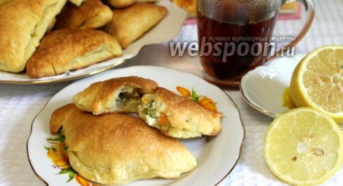 Слоёные пирожки с рыбой и яйцом