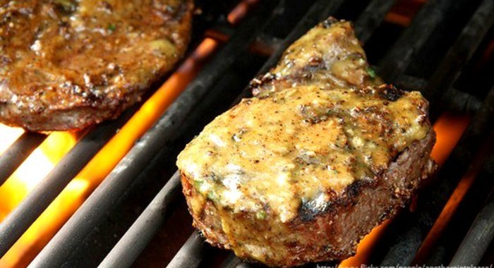 Кленовый маринад с горчицей и хариссой