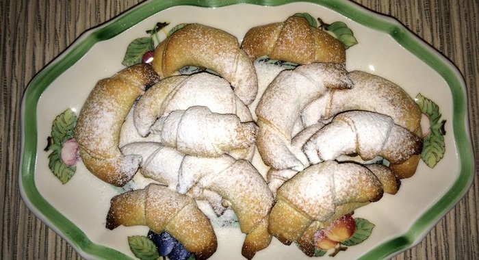 Рогалики на сметане с грецким орехом