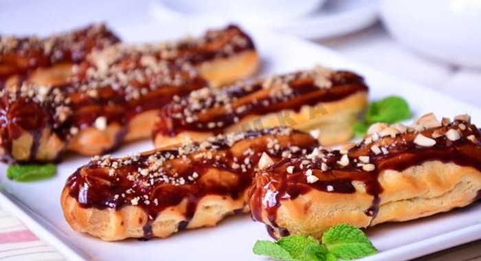 Эклеры ореховые