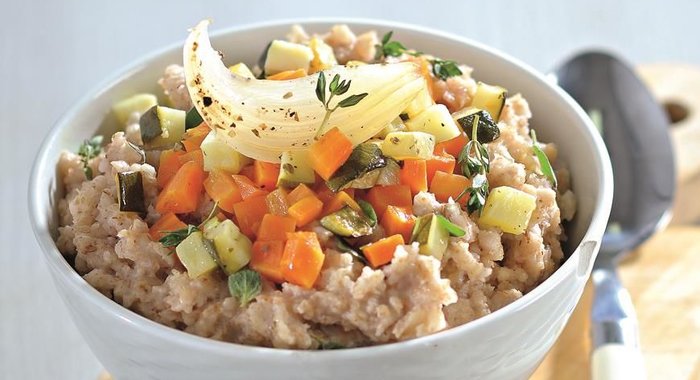 Овсяная каша с овощами и соевым соусом