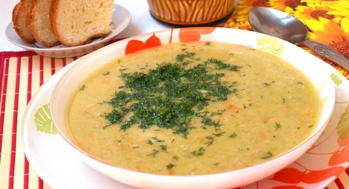 Суп-пюре с курицей и горошком