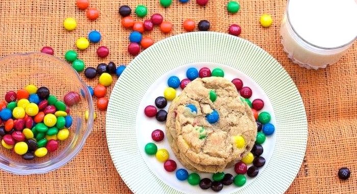 Печенье с конфетами MMs