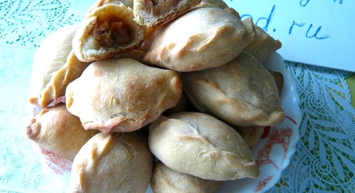 Пирожки на кефире с сухофруктами