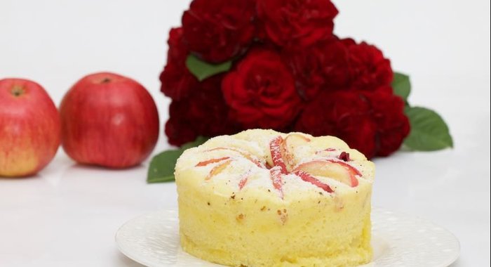 Пирог в кружке с яблоками