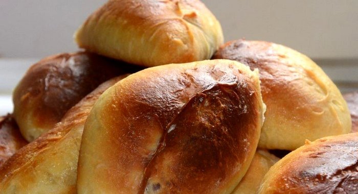 Пирожки сладкие с вишней