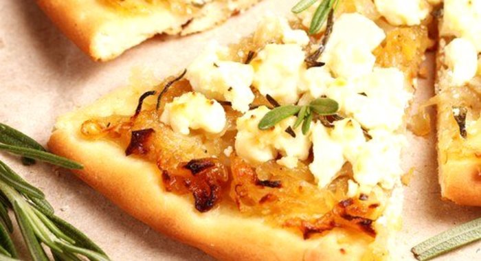 Пицца с домашним сыром