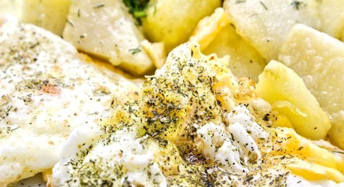 Картофель с омлетом