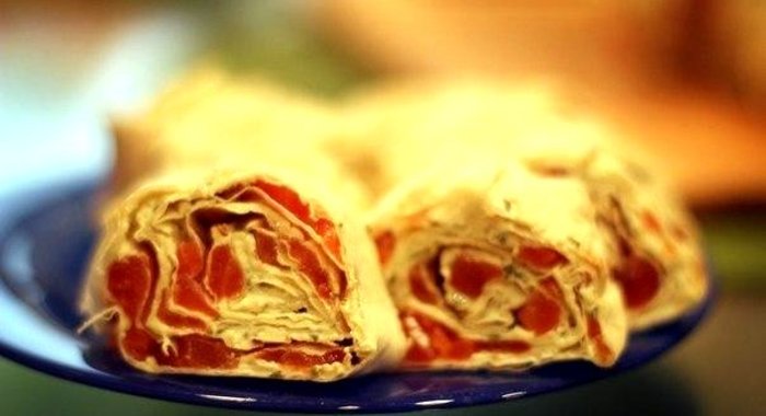 Рулет с семгой и сыром