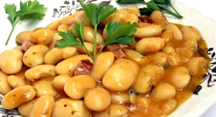 Фасоль с красным вином