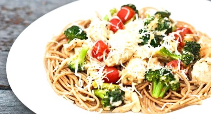 Спагетти с красным вином и брокколи