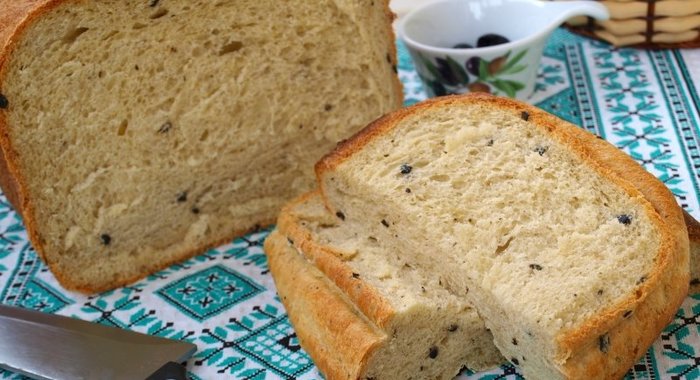 Хлеб с маслинами, брынзой и итальянскими травами в хлебопечке