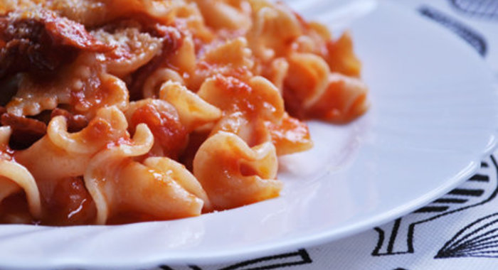 Яблоки с курагой и черносливом