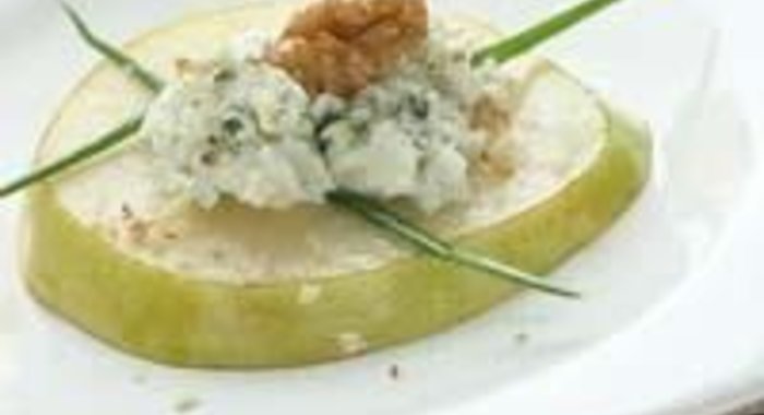 Груши с кремом из рокфора