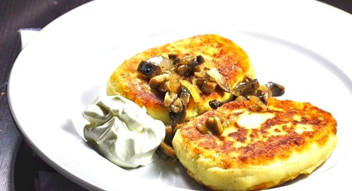 Картофельные пирожки с грибами