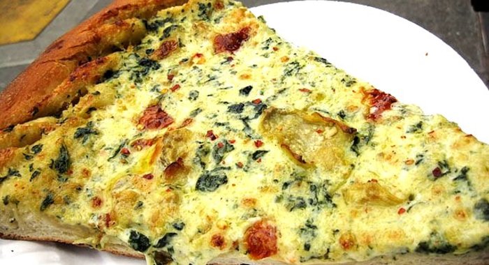 Пицца с чесноком и артишоками