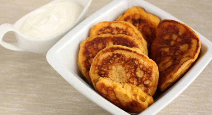 Оладьи на дрожжах с морковью