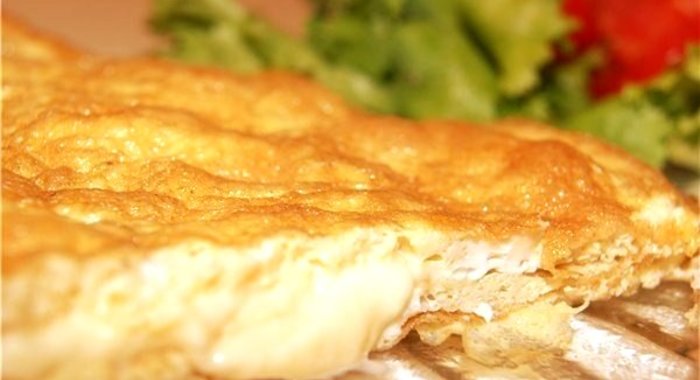 Быстрый омлет с сыром