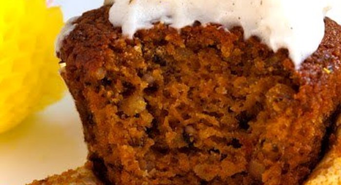 Морковные кексы с творожно-кокосовым кремом