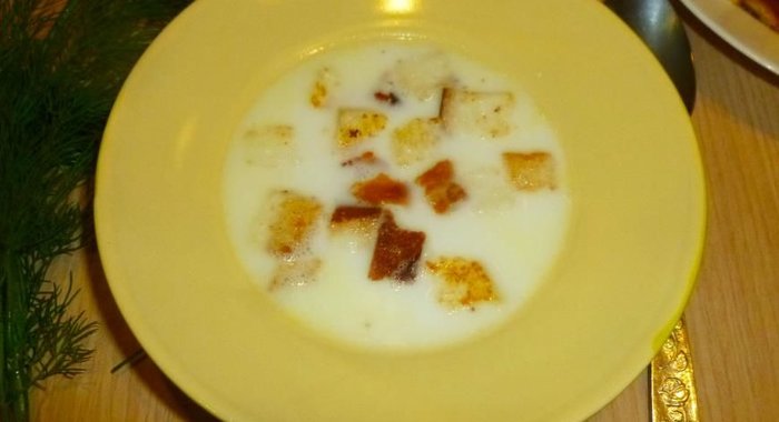 Сырный суп с гренками