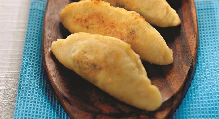 Картофельные пирожки с черносливом