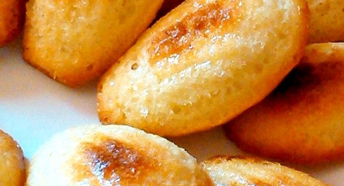 Бисквитное печенье с лимонной цедрой (Мадлен)