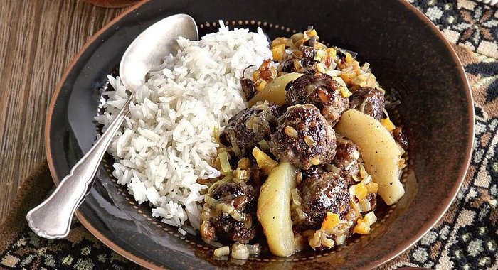 Фрикадельки из баранины с орехами пинии и айвой