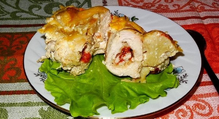 Куриные рулетики с цветной капустой в сливках